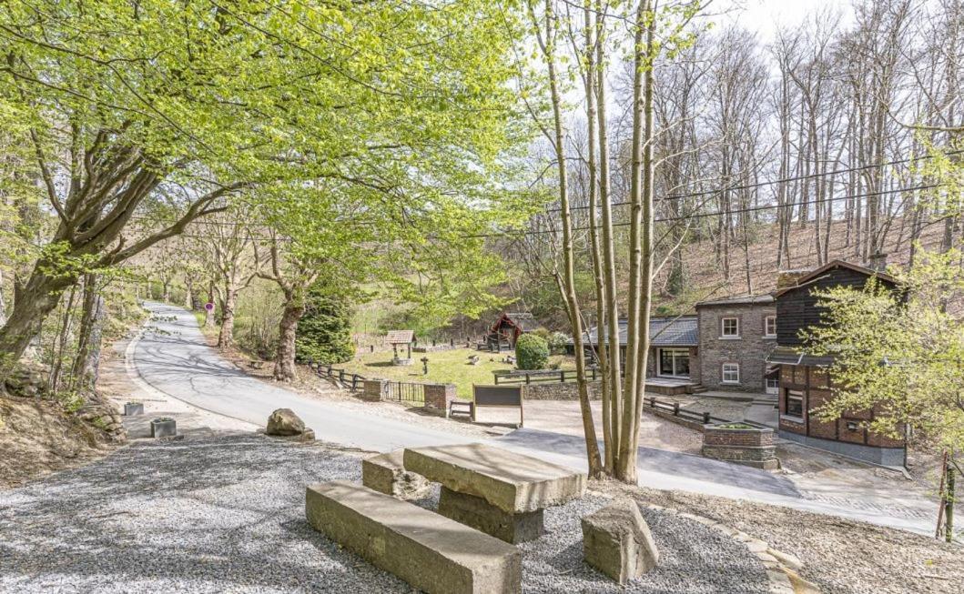 Le Gite Des Platanes Spa Exterior photo